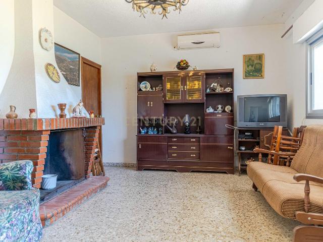 Masía en venta en Carataunas. CORTIJO EN CARATAUNAS. Masías.
