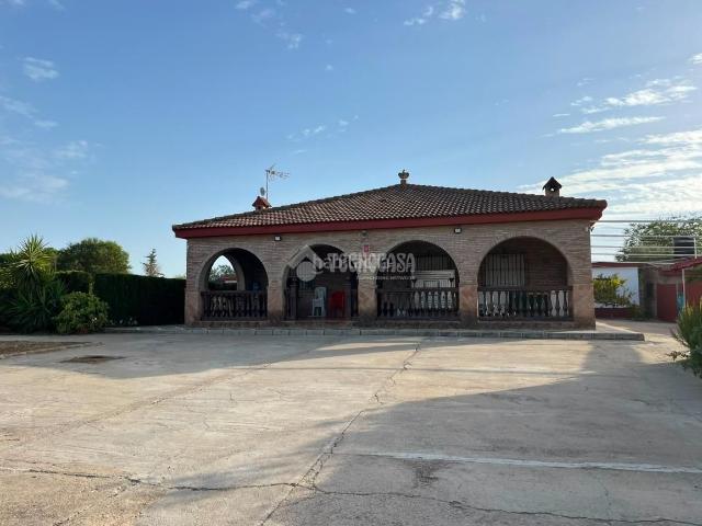 Masía en venta en Carmona. Casa rural en venta en Carmona. Masías.
