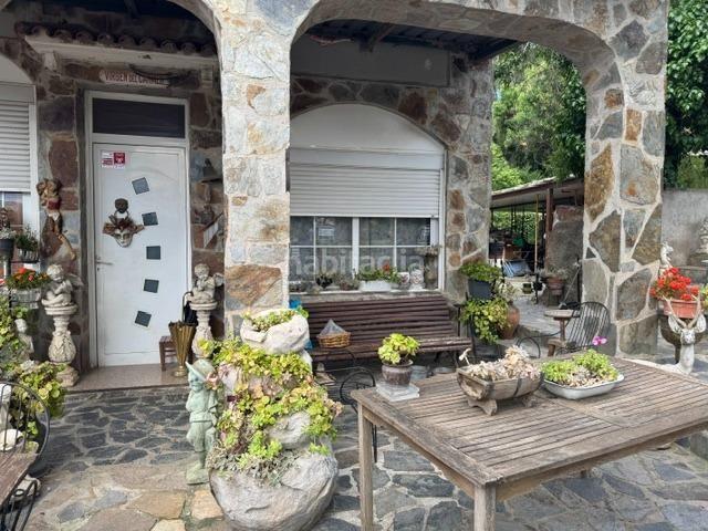 Chalet en venta en Castellbisbal. CASA CON ENCANTO CON AMPLIA PARCELA DE MAS DE 3.000 M2. Chalets.