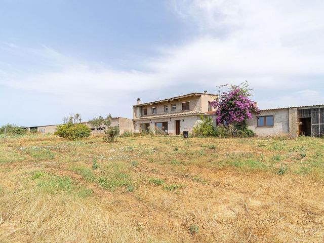 Masía en venta en calle Vial, Castelló d´Empúries, de 112 m² 2 habitaciones por 460.000