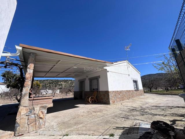 Masía en venta en Castillo de Locubín. FINCA REFORMADA EN CASTILLO DE LOCUBÍN DONDE LA VIDA HUELE A CEREZA Y SABE A TRANQUILIDAD. Masías Castillo de.