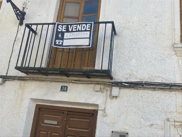 Masía en venta en Cazalilla. ¡GRAN OPORTUNIDAD! Casa para reformar con amplio terreno y acceso a dos calles. Masías.