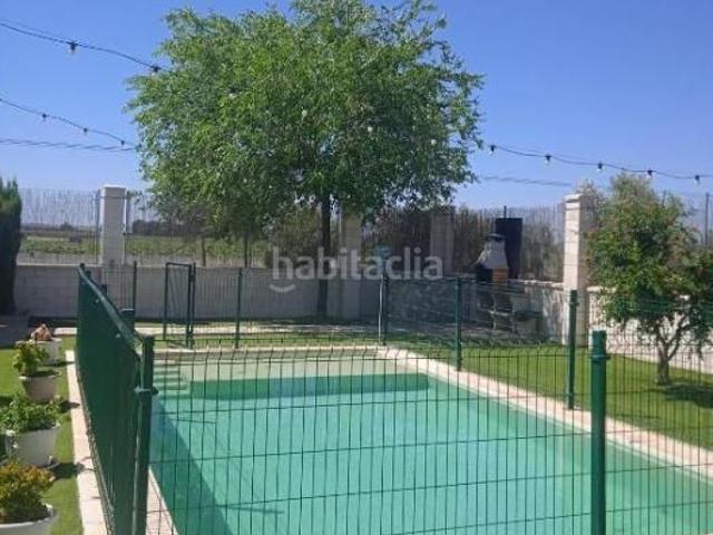 Masía en venta en Ciudad Real, Larache. Complejo rural en Valdepeñas con piscina, zona de barbacoa y parking privado. Masías Ciudad.