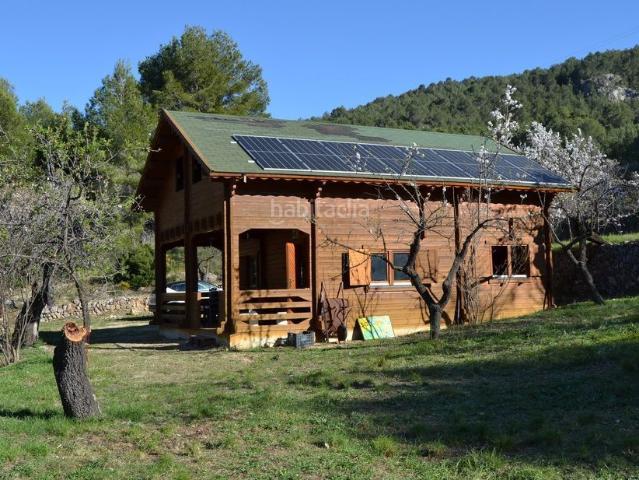 Masía en venta en Confrides. Casa de madera en Confrides, Valle de Guadalest. Masías.