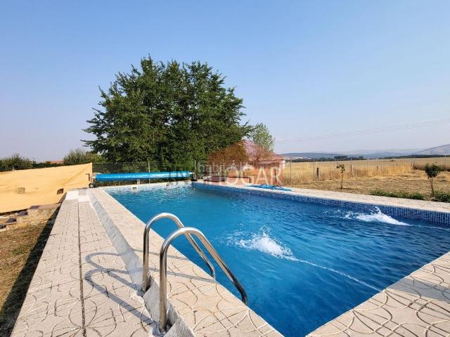 Masía en venta en Colilla La. FINCA EN LA COLILLA, ávila 05192. Masías Colilla.