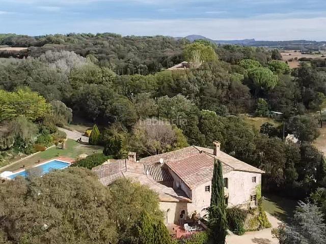 Masía en venta en Corçà. Masías.