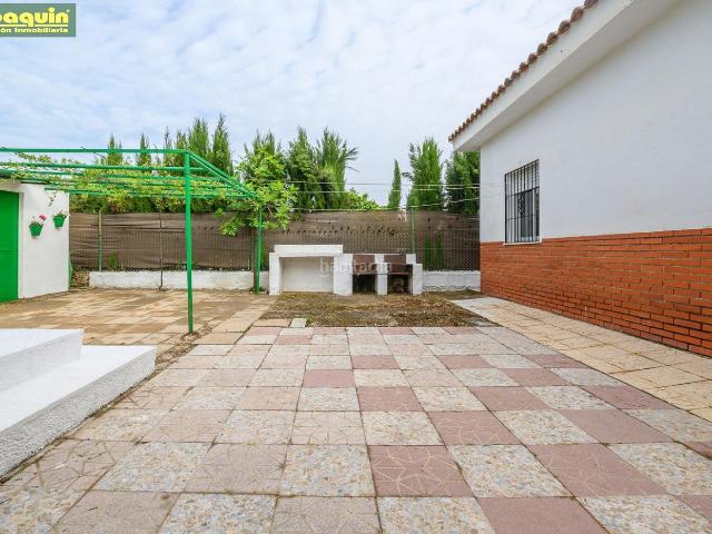 Masía en venta en Córdoba, Alcolea. Parcela con casa y piscina en Urb. La Campiñuela. Masías.