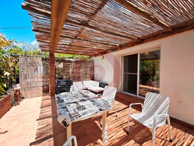 Masía en venta en Cútar. IMF GESTIÓN DE INMUEBLES vende Bonito y Encantador Cortijo en el término municipal de Cútar. Masías.