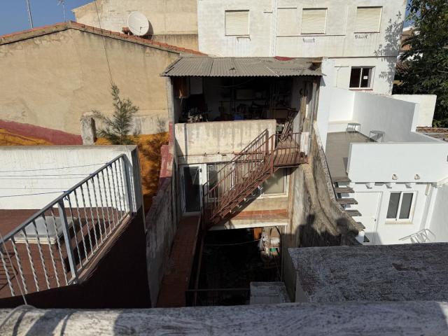 Casa en venta en Dénia, Centro Urbano. Casa en centro histórico de Denia para reformar. Casas.