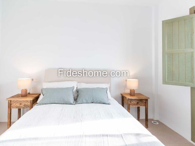 Masía en venta en Dúrcal. Casa rústica con encanto y jardín. Masías.