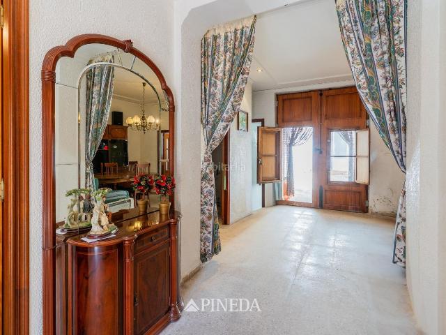 Masía en venta en El Puig de Santa Maria, El Puig. CASA DE PUEBLO A REFORMAR CON GRAN PATIO EN EL CENTRO. Masías El Puig de Santa.