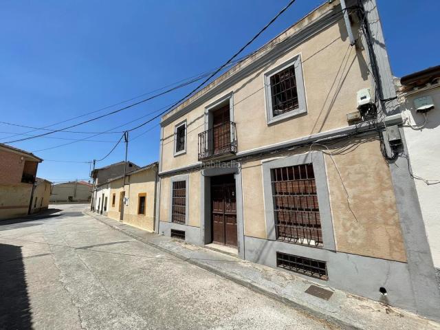 Masía en venta en Escarabajosa de Cabezas. Panaderos Valladolid Inmobiliaria, casa de pueblo en venta en Escarabajosa de la Cabeza con patio para rehabilitar. Masías Escarabajosa de.