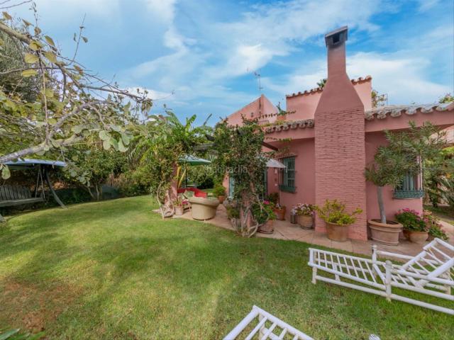 Masía en venta en Estepona, Valle Romano Golf. Casa de campo única cerca de Estepona con establos, cerca de la playa. Masías.