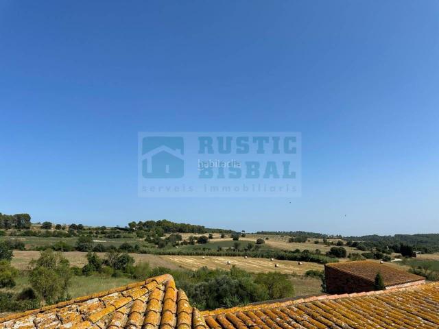Masía en venta en Garrigoles. En exclusiva, gran casa rústica en venta con amplia terraza y vistas en Les Olives Baix Empordà. Masías.