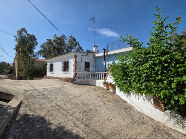 Masía en venta en Guaro. Finca en Venta Carretera CoínTolox Guaro, Málaga. Masías.