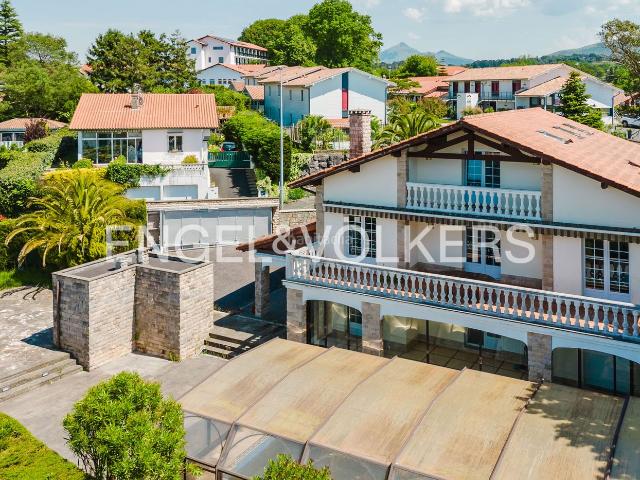 Masía en venta en Hendaye. Villa de excepción con vistas al mar en Hendaya. Masías.