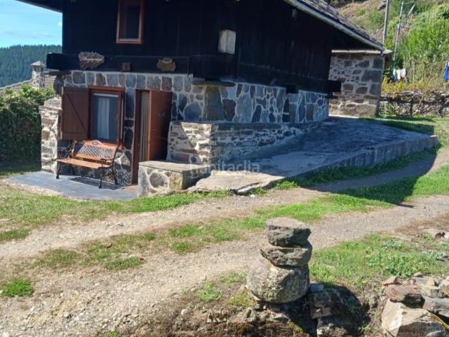 Masía en venta en Illano. Auténtica panera asturiana rehabilitada como vivienda en Tamagordas Illano. Masías.