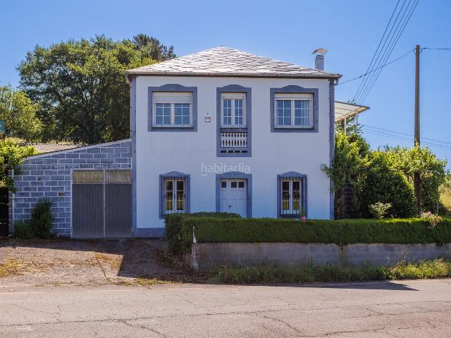 Masía en venta en Incio O. Casa con galería, terraza cubierta y terreno en O Incio. Masías Incio.
