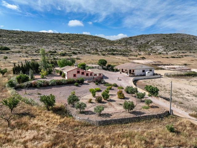 Masía en venta en Jumilla. Masías.