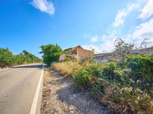 Masía en venta en Lecrín. Gran Oportunidad en el Valle de Lecrín Finca Rústica de 61.000 m2 Parcela Urbana de 521 m2 con Construcción. Masías.