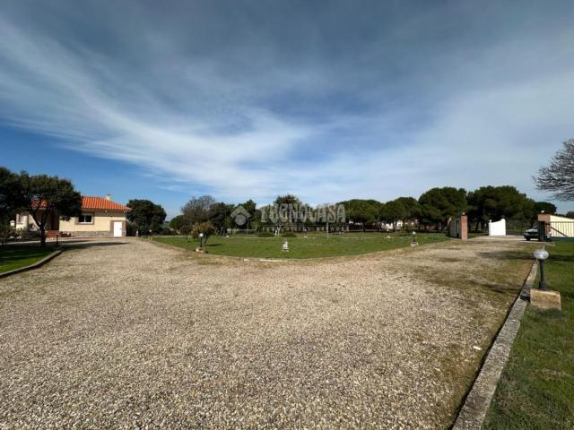 Masía en venta en Málaga del Fresno. Casa rural en venta en Fuentelahiguera de albatages. Masías Málaga del.