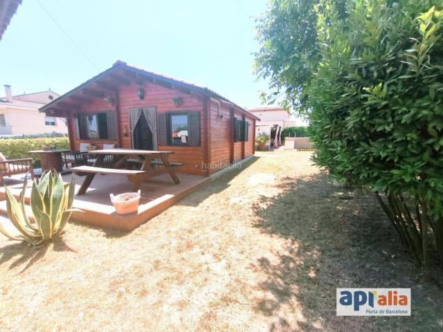 Masía en venta en Masquefa. Encanto, naturaleza y privacidad en una acogedora casa de madera con piscina en El Maset Masquefa. Masías.