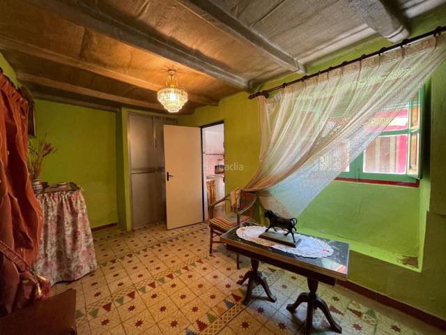 Masía en venta en Mayorga. Panaderos Valladolid, Casa para entrar a vivir totalmente amueblada en venta en Mayorga con patio. Masías.