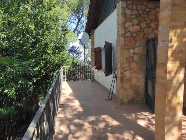 Masía en venta en Mediona. Casa rústica en plena naturaleza. Masías.