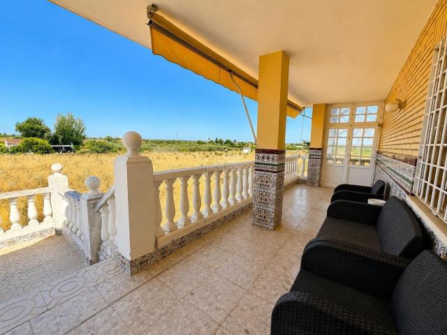 Masía en venta en Mérida, Oeste. CAMPO, CHALET, MÉRIDA, CALAMONTE, ARROYO DE SAN SERVAN. Masías.