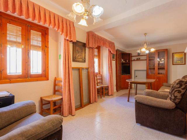 Masía en venta en Montejícar. Bonita casa de pueblo en Montejicar. Masías.