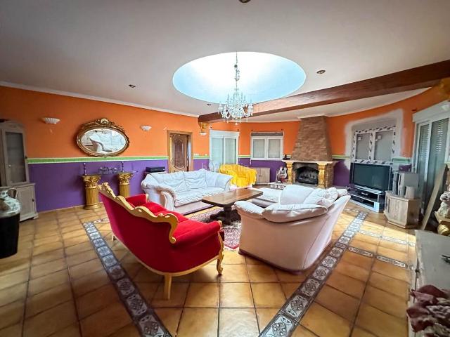 Masía en venta en Montesinos Los. Casa con terreno en Montesinos. Masías Montesinos.