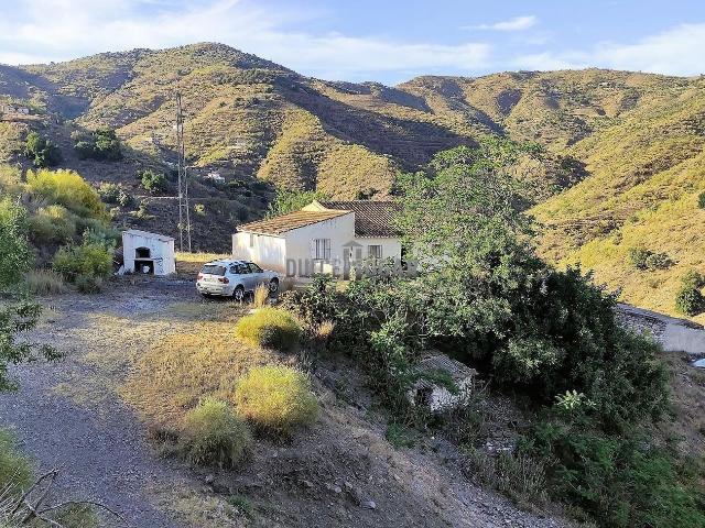 Masía en venta en Moclinejo. UN SUEÑO DE FINCA, GRANDE Y CON MUCHAS POSIBILIDADES A 5 KM. DE LA PLAYA. Masías.