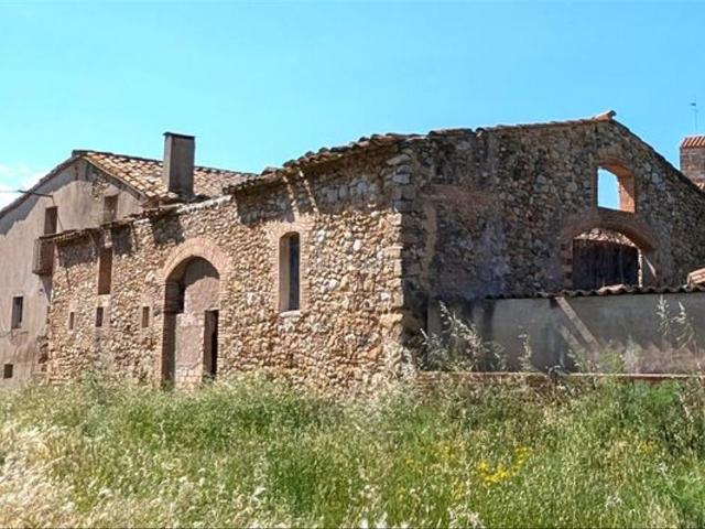Masía en venta en Navata. Masías.