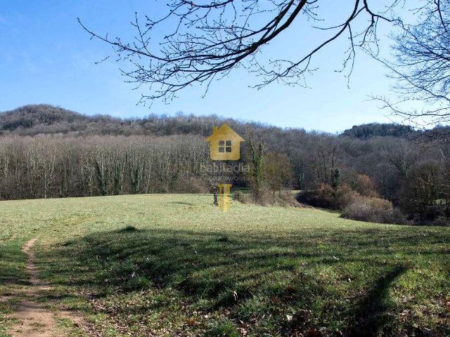 Masía en venta en Olot. Masía en venta Gran finca rústica con edificaciones tradicionales y amplio terreno agrícola y forestal. Masías.