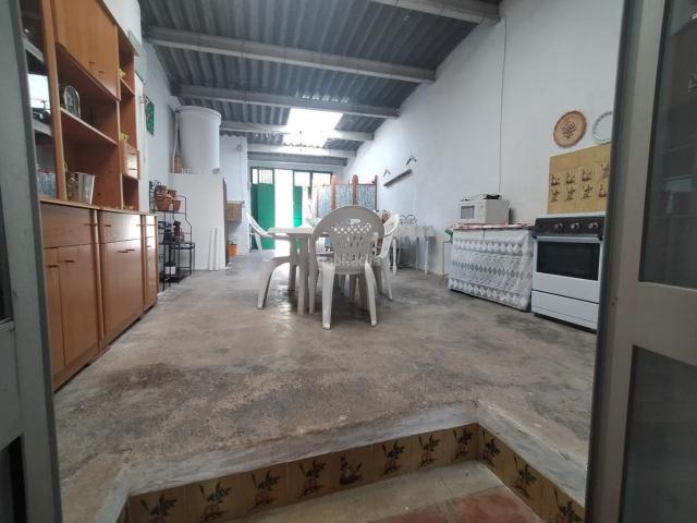Masía en venta en Oliva, Oliva Pueblo. casita de campo a restaurar en el campo con 11.000 metros de terreno. Masías.