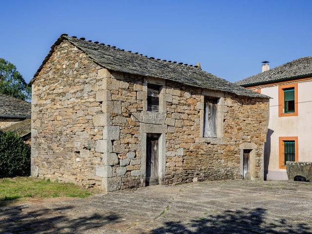 Masía en venta en Outeiro de Rei. Casa de piedra a rehabilitar con aira, huerto y terreno en Outeiro de Rei. Masías Outeiro de.