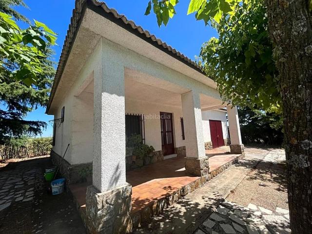 Masía en venta en Parada de Arriba. Casa de campo en gran parcela. Masías Parada de.