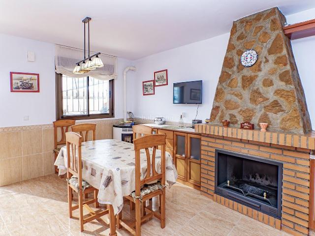 Masía en venta en Paterna del Río. Casa en Paterna del Río 5 dormitorios, 3 baños y garaje. Masías Paterna del.