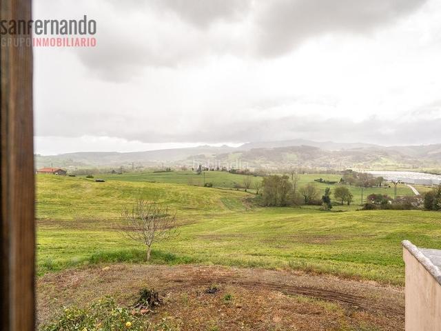 Masía en venta en Penagos. Casa de piedra Independiente sobre terreno urbano en Sobarzo. Masías.
