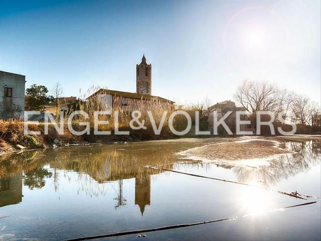 Masía en venta en Peralada. Casa con gran parcela de 1.540 m² en Vilanova de la Muga, Alt Empordà. Masías.