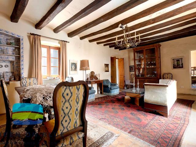 Masía en venta en Peralada. Imponente Palacio Rústico en Peralada Una Joya Histórica. Masías.