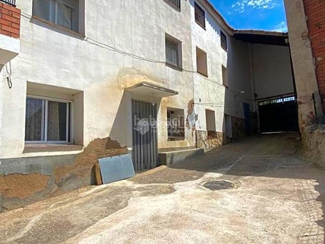 Masía en venta en Perales del Alfambra. Masías Perales del.