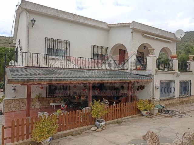 Masía en venta en Petrer. ESPECTACULAR CASA DE CAMPO EN CAPRALA. Masías.
