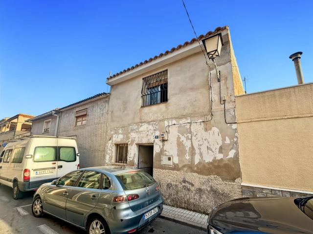 Masía en venta en Pinoso. Casa de pueblo para reformar en Pinoso. Masías.