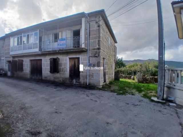 Masía en venta en Porqueira. Típica CASA gallega en Piedra, rehabilitada parcialmente, Ayto. PORQUEIRA. Masías.