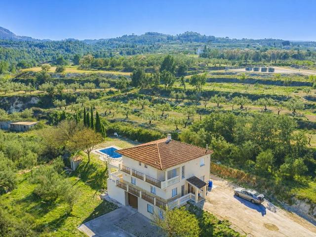 Masía en venta en Planes. Vive el Mediterráneo más auténtico en esta villa con alma rústica y vistas al valle de Beniarrés. Masías.
