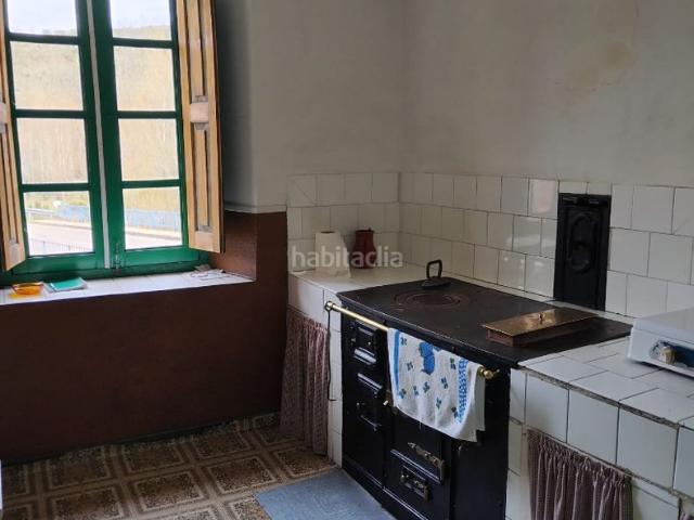 Masía en venta en Riello. casa de pueblo en leon a 24 kms de la Magdalena. Masías.