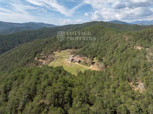 Masía en venta en Ripoll Pirineos. Masía del siglo XIX en venta en Ripoll, Ripollès, Girona. Masías.