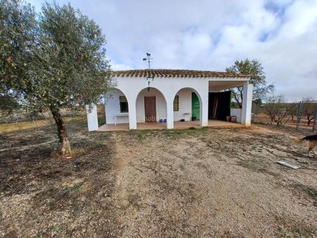 Masía en venta en Roda La. Casa de Campo en venta en Fuensanta, 1 dormitorio. Masías Roda.