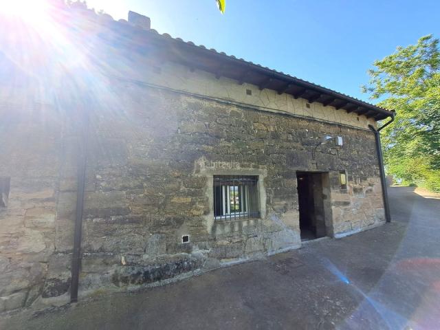 Masía en venta en Rodezno. Oportunidad. Preciosa BODEGA CENTENARIA en Rodezno en el precio de 90.000. Masías.